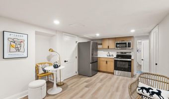4006 N GLEBE Rd, Arlington, VA 22207