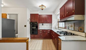 5 ELNA Ct, Bayonne, NJ 07002