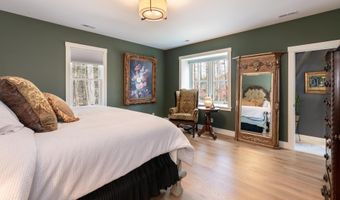 25 Clay Point Rd, Alton, NH 03809