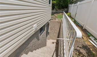 62 Crosby Ave, Albertson, NY 11507