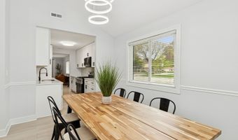 1220 E Rockwell St, Arlington Heights, IL 60005