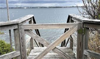 41 Walcott Ave, Jamestown, RI 02835
