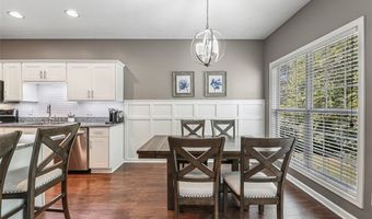 660 Elmwood Pt, Aurora, OH 44202