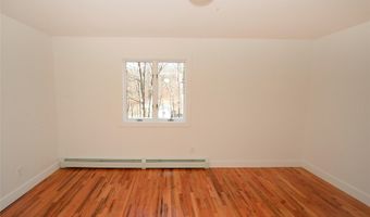 7 Kile Ct, Airmont, NY 10952