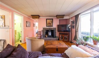 711 Black Plain Rd, North Smithfield, RI 02896