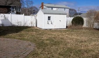 13 Brightwater Rd, East Lyme, CT 06357