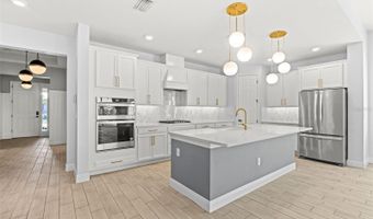 6232 SEA AIR Dr, Apollo Beach, FL 33572