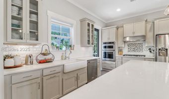 302 Castaway Dr, Bluffton, SC 29910