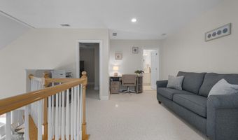 5 Sea Knoll Ct, Bourne, MA 02532