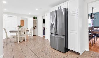 2 Brookfield Rd, Coventry, RI 02816