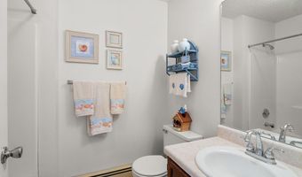 66 Wind Jammer Ct, Bayville, NJ 08721