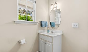 1211 Waterford Green Dr, Apex, NC 27502