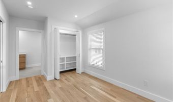 76 Warren Ave, Middletown, RI 02842