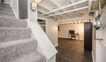 9305 Cloverhurst Dr, Affton, MO 63123