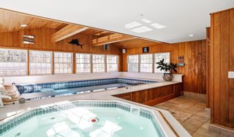 4 Twain Dr, Allentown, NJ 08501