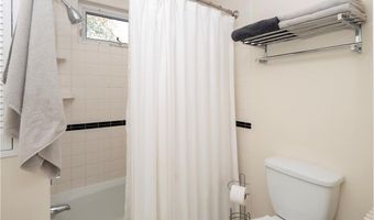 14 Lee Ave, Newport, RI 02840