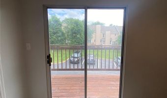 1310 Crossings Ct B, Ballwin, MO 63021