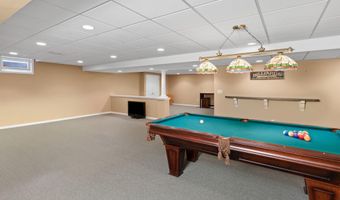 16 Heritage Dr, Allentown, NJ 08501