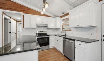 859 Moberg Rd, Becket, MA 01223