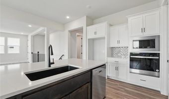 1617 Grayhawk Dr, Basehor, KS 66007