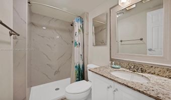 3101 N Country Club Dr 105, Aventura, FL 33180