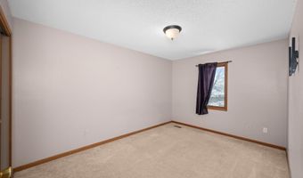 904 Elm St, Auburn, IN 46706