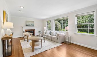 5601 KIRKWOOD Dr, Bethesda, MD 20816