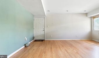2301 PITTS Pl SE 103, Washington, DC 20020