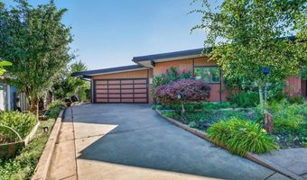 738 Fairway Ct, Ashland, OR 97520