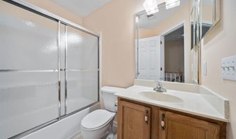 4 BOATWORKS Dr, Bayonne, NJ 07002