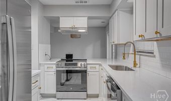 127 Holland Park Cir, Savannah, GA 31419