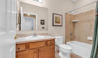 5 Minot Light Ct, Barnegat, NJ 08005