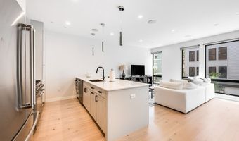 340 W 2nd St 3, Boston, MA 02127