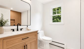 5 Butternut Dr, Bloomfield, CT 06002