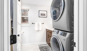 361 E Lakeshore Dr, Alloway, NJ 07422
