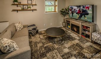 239 Dutch Treat Rd, Banner Elk, NC 28504