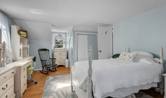 55 Bayside Ave, Amityville, NY 11701