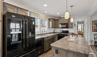 53 Greenlawn Dr, Danbury, CT 06810