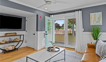 20 Summer St 2, Newport, RI 02840