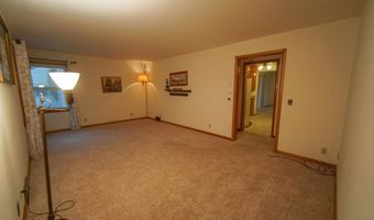 606 4Th Ave, Ackley, IA 50601