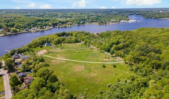 8 Ferry Ln, Berkley, MA 02779