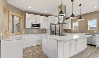 10 Bellflower Ct, Blanchard, ID 83804