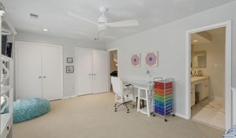 8004 SPLIT OAK Dr, Bethesda, MD 20817