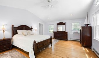 36 Kay Blvd, Newport, RI 02840