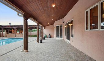 325 Braught Ln, Bosque Farms, NM 87068