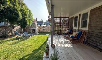 208 Chapel St, Block Island, RI 02807