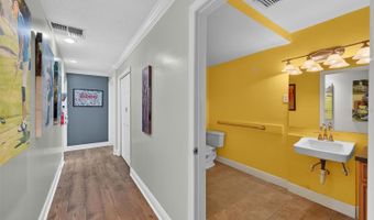 7 W MAIN St 12-14, Apopka, FL 32703