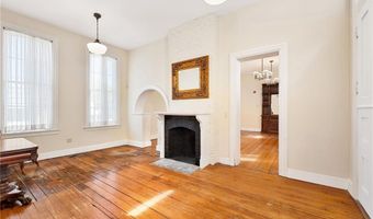 3 Memorial Blvd, Newport, RI 02840