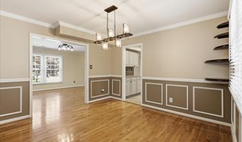 4003 KLOMAN St, Annandale, VA 22003