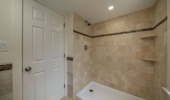 198 Shore Dr 2, Branford, CT 06405